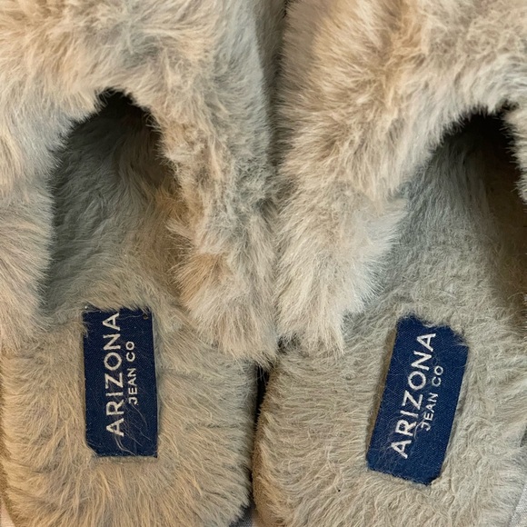 Arizona Becca Faux Fur Gray Slippers Size 5 to 6 small fuzzy slides shoes vegan - Picture 16 of 16